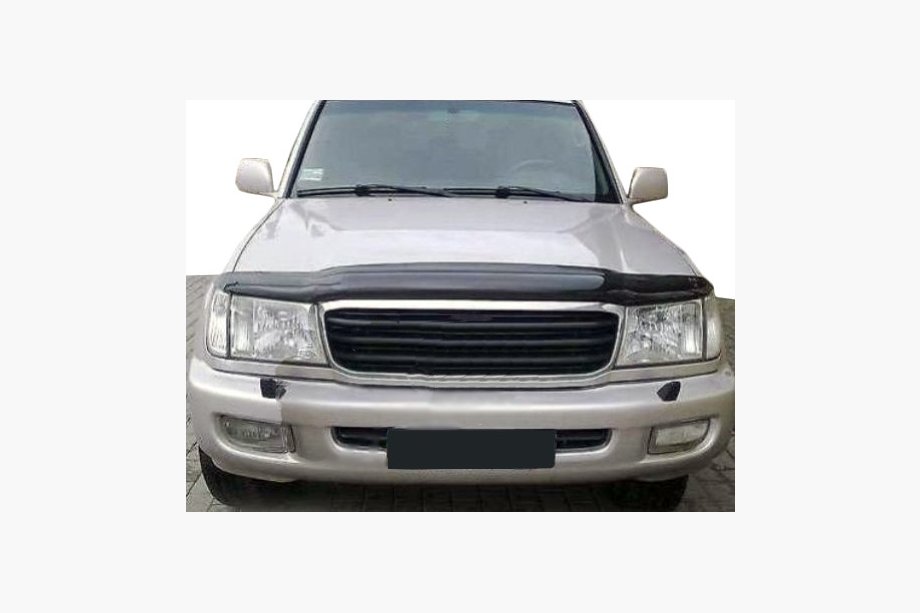 Toyota Land Cruiser 100 1998-2007 Hood Deflector (SIM) Image