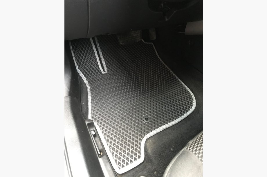Mitsubishi Galant 2003-2012 EVA Floor Mats (black) Image