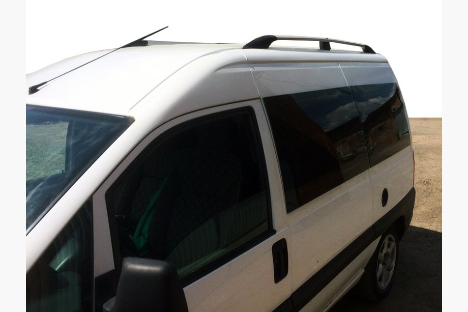 Citroen Jumpy 1996-2007 Roof Rails Grey Matte (Plastic Feet) Image