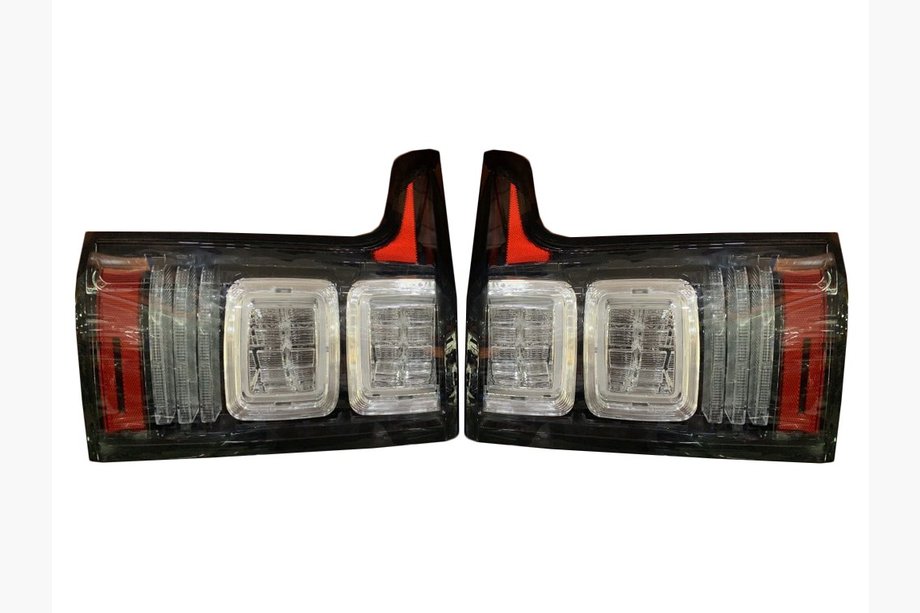 Range Rover IV L405 2013-2021 Tail Lights Design 2014-2018 (2 pcs) Image