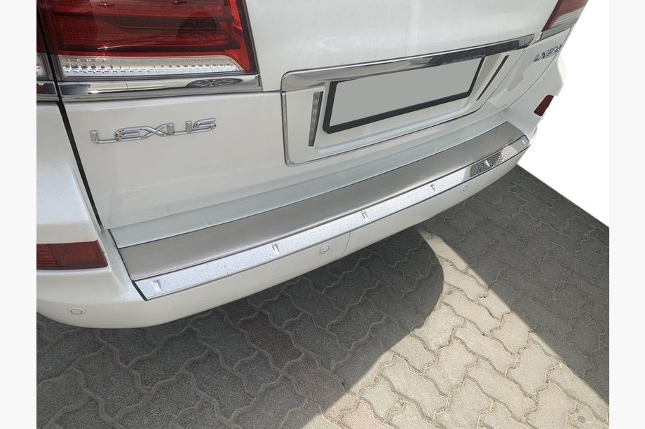 Lexus LX570/450d 2008-2022 Rear Bumper Insert Chrome (2012-2015) Photo 2