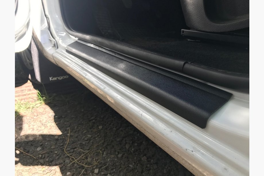 Renault Kangoo 2008–2020 Door Sill Protectors DDU (2 pcs, plastic) Photo 3