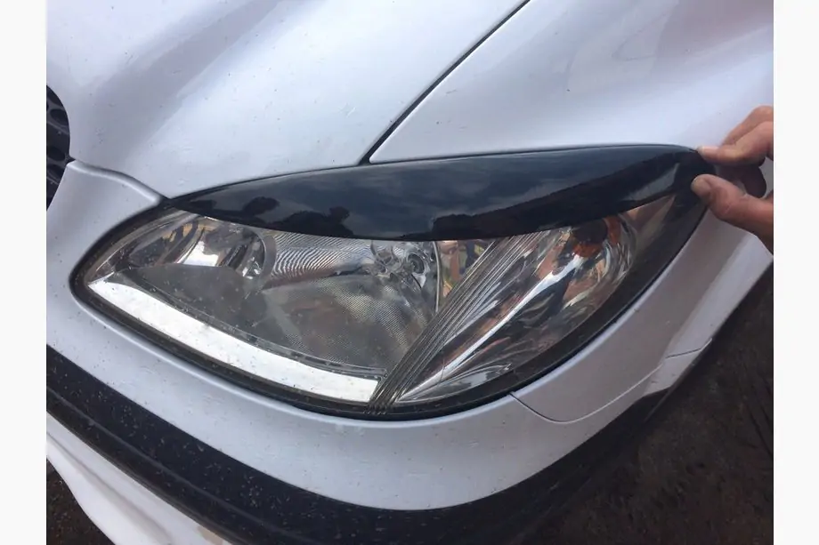 Mercedes Vito W639 2004-2014 Headlight eyebrows straight (2004-2010, 2 pcs, plastic) Image