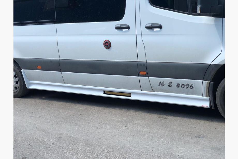 Mercedes Sprinter W907/W910 2018- Side Skirt Set (primed for painting) Photo 3