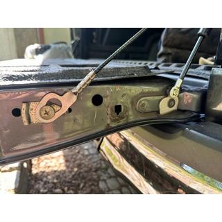 Tailgate Struts Toyota Hilux 2015- photo 3