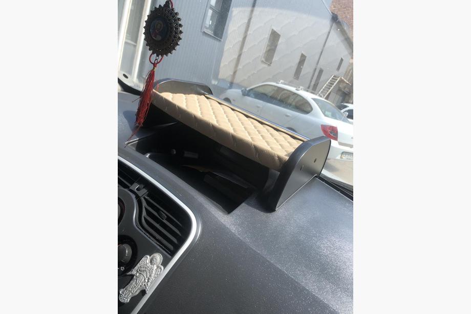 Renault Kangoo 2008–2020 Dashboard Shelf Beige Photo 2