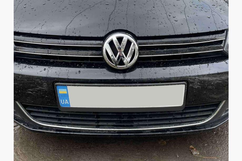 Volkswagen Golf 6 2008-2014 Front badge 5K0 853 601F Image
