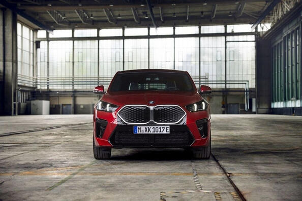 Electric compact crossover BMW iX2