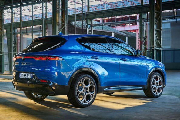 Alfa Romeo Tonale crossover review Photo 4