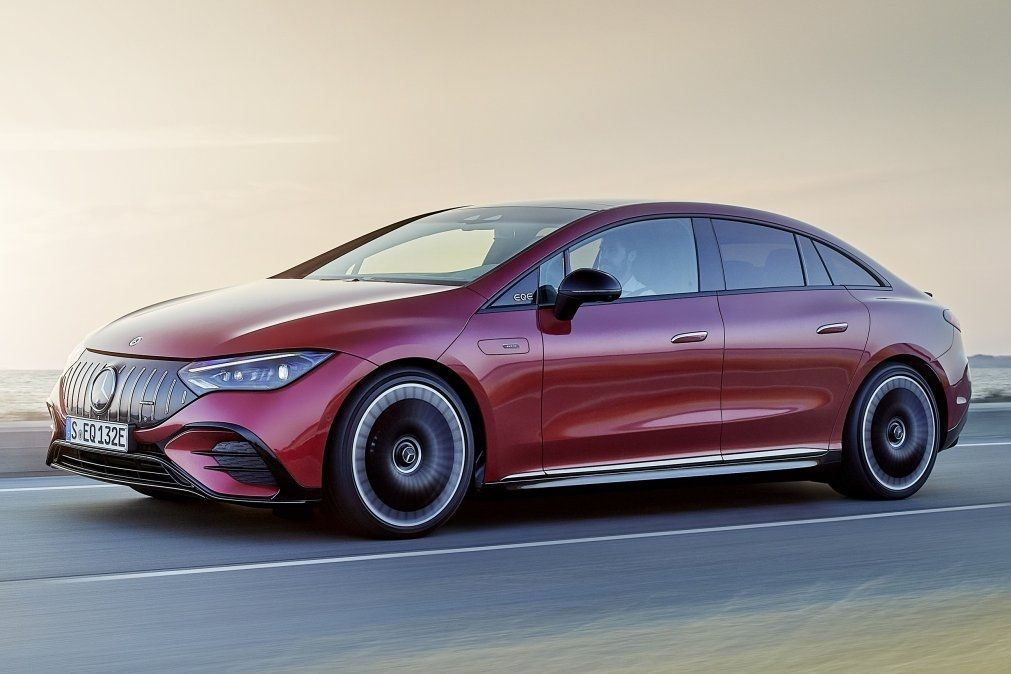 Review of the Mercedes-Benz EQE (V295) electric sedan