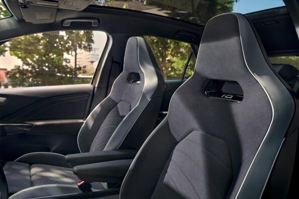 Review of the updated Volkswagen ID.3 electric hatchback Photo 6