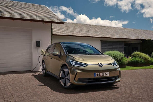 Review of the updated Volkswagen ID.3 electric hatchback Photo 1