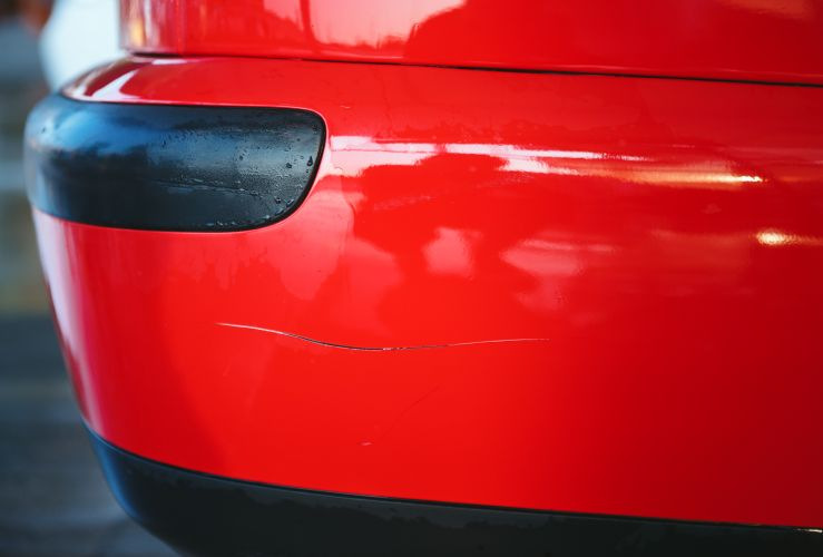 How to remove a scratch from a car body?