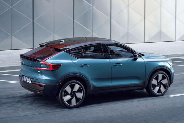 Review of the Volvo C40 Recharge electric crossover Photo 2