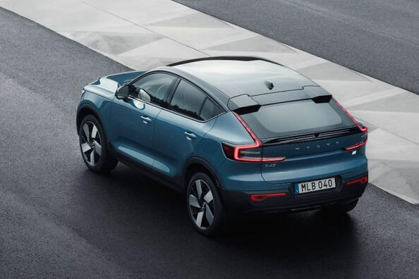 Review of the Volvo C40 Recharge electric crossover Photo 3
