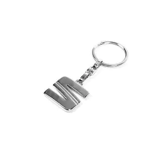 Metal keychain with Seat logo photo 2