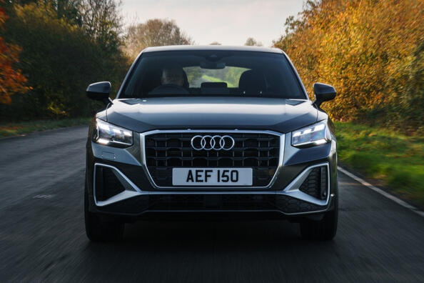 Overview of the compact crossover Audi Q2 Photo 3
