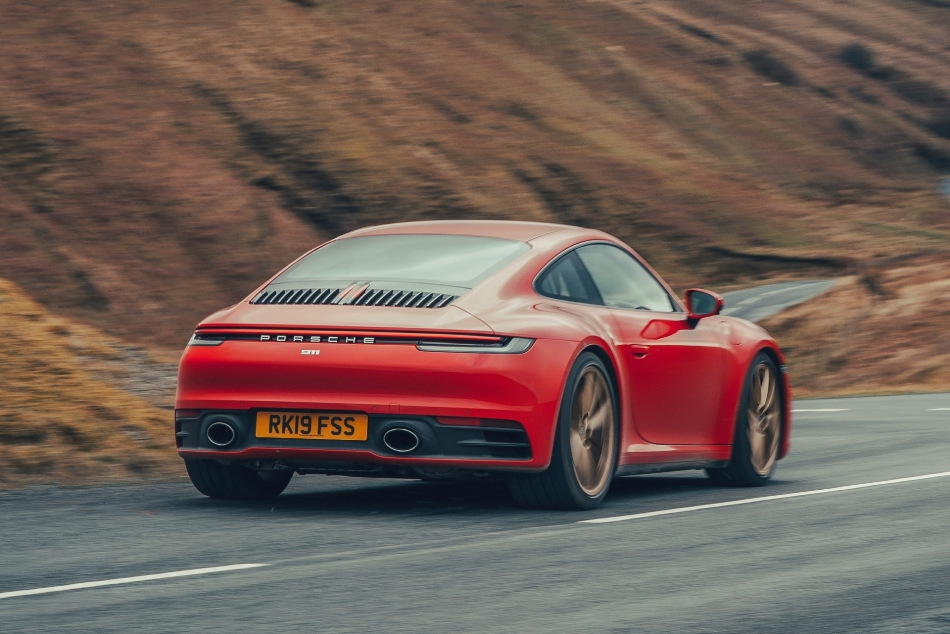Porsche 911 Carrera: perfectionism in details