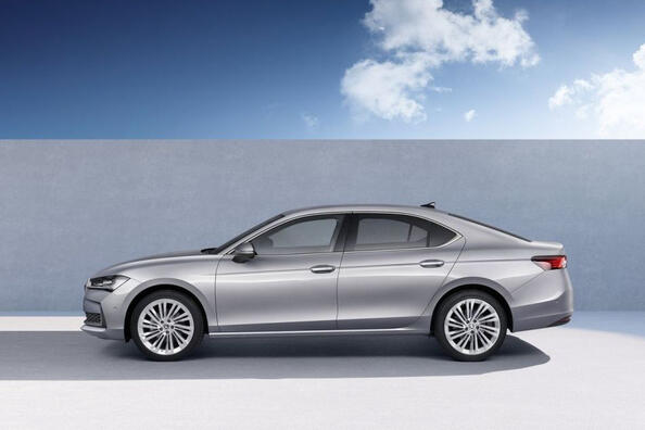 New generation Skoda Superb liftback Photo 2