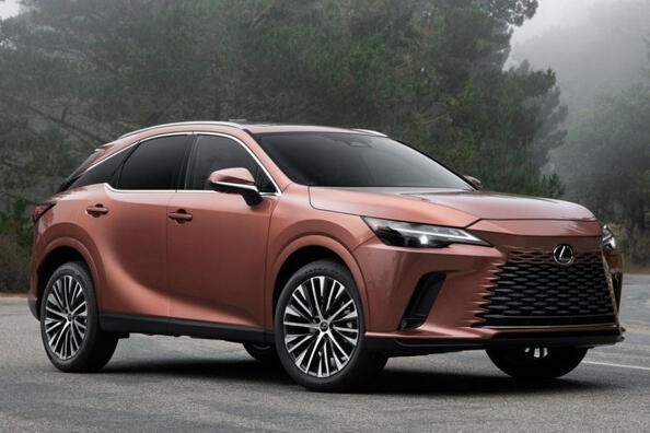 Review of the premium crossover Lexus RX of the fifth generation