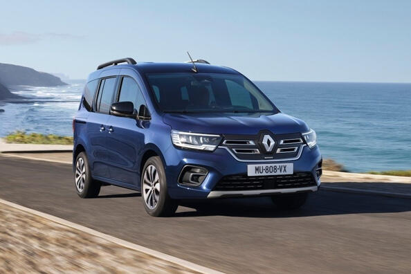 Review of electric minivan Renault Kangoo E-Tech Photo 2