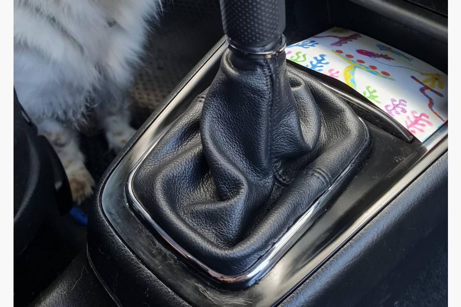 Volkswagen Golf 4 1997-2006 Gear Shift Boot Leather Image