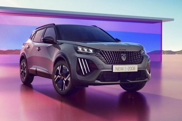 Peugeot e-2008: review of the updated compact electric car Photo 2