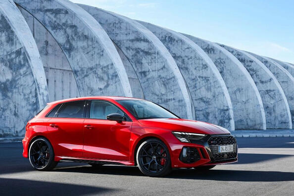 Audi RS 3 Sportback: a review of the charged hatchback Photo 1