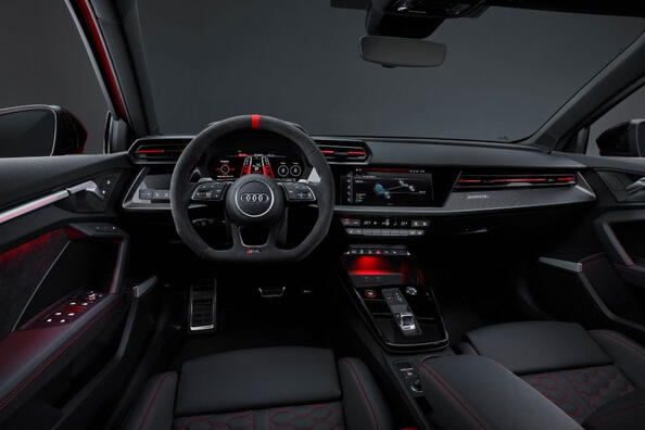 Audi RS 3 Sportback: a review of the charged hatchback Photo 5
