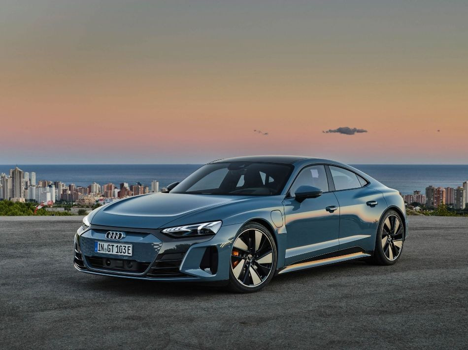 Review of the Audi e-tron GT quattro electric sports sedan