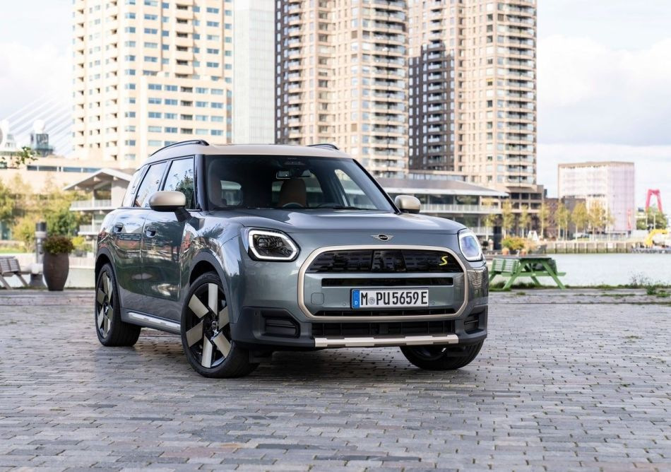Review of the third generation MINI Countryman crossover