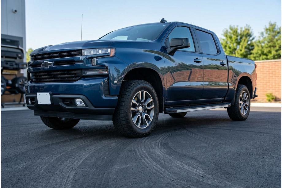 Chevrolet Silverado 2019- Side Steps Maya V1 (2 pcs, Aluminum) Image