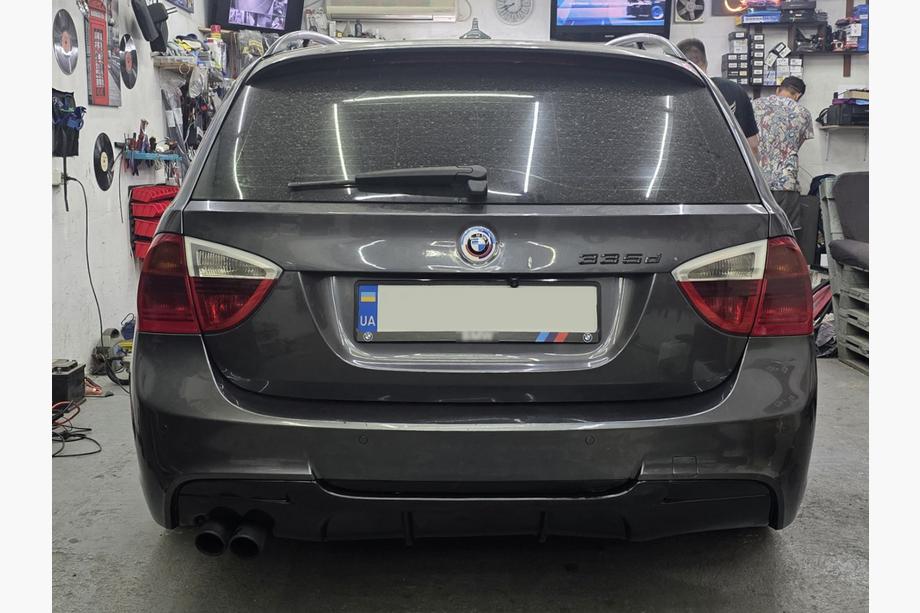 BMW 3 Series E90/E91 2005-2011 Anniversary Emblem 74mm (rear) Photo 3