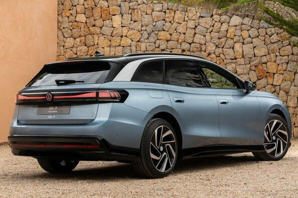 Review of the electric station wagon Volkswagen ID.7 Tourer Photo 5