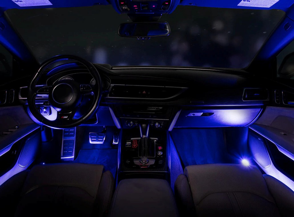 How to choose the color of light for the car interior?