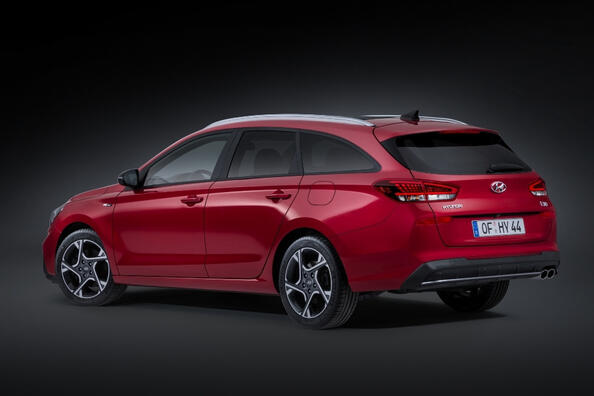 Review of the updated station wagon Hyundai i30 Wagon Photo 2