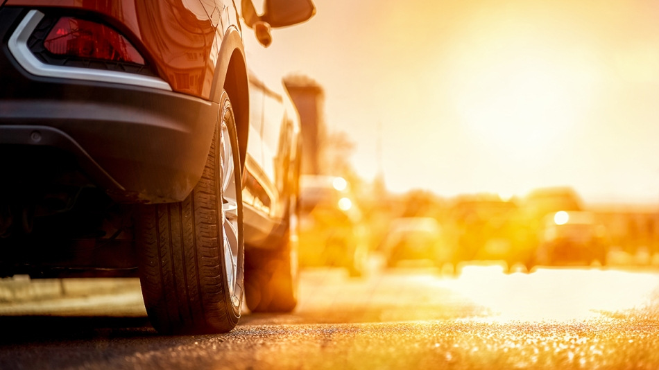 How to protect the car’s paintwork from the sun?