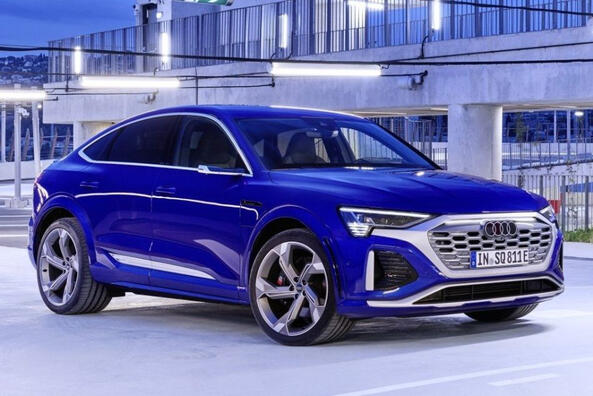 Audi SQ8 Sportback e-tron: a review of the luxury electric crossover Photo 3