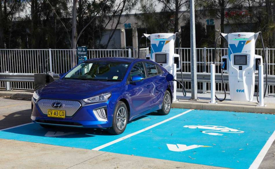 Is summer heat the enemy of an electric car? We understand how the heat affects the power reserve