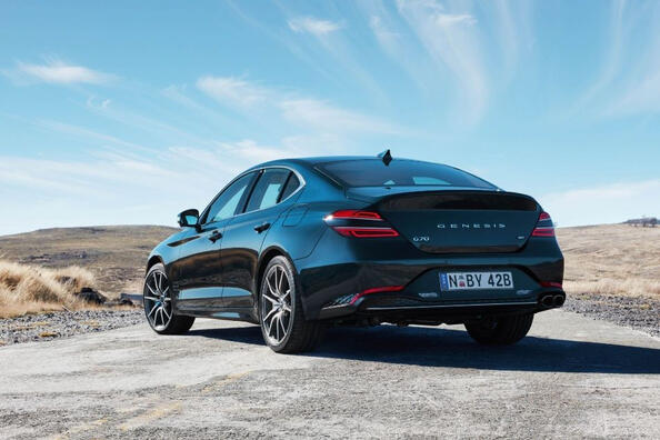 Genesis G70: updated mid-size premium sedan Photo 2