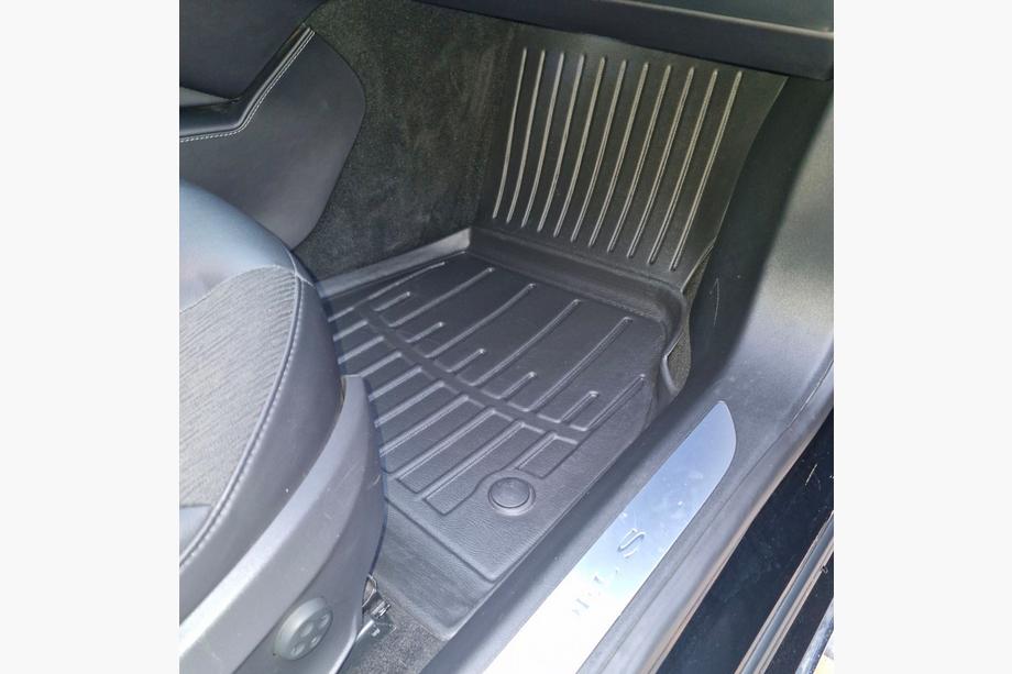 Tesla Model S 2012– Stingray 3D Rubber Floor Mats (2012-2021) Image