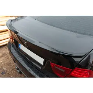 M4-Style Spoiler (for E90, primed for painting) photo 1