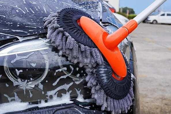 Which is better to wash the car: brush or sponge? Photo 2