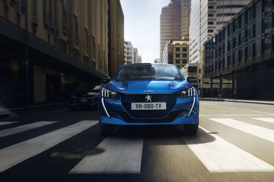 Review of the electric modification of the Peugeot e-208 hatchback