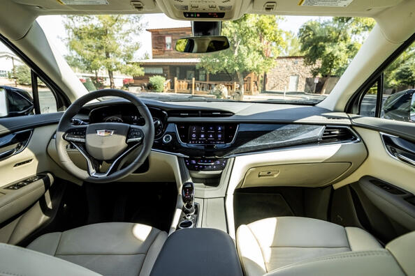 Cadillac XT6 luxury mid-size crossover review Photo 5
