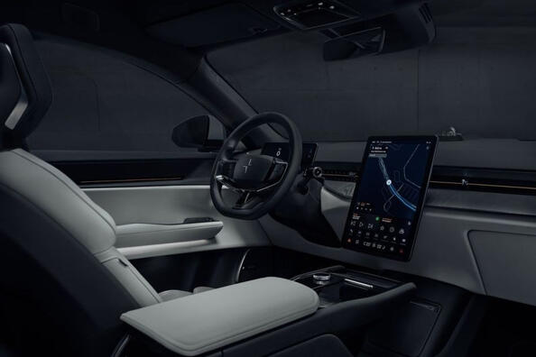 Review of the Polestar 3 electric crossover Photo 5