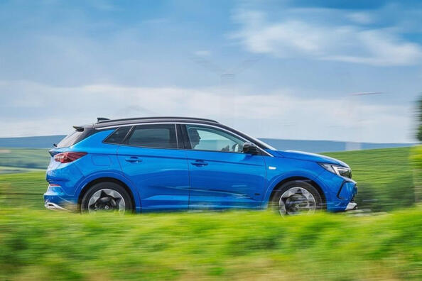 Opel Grandland: review of the updated crossover Photo 2