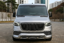 Mercedes Sprinter W907/W910 2018- Front bumper with grille (Maybach) photo 1
