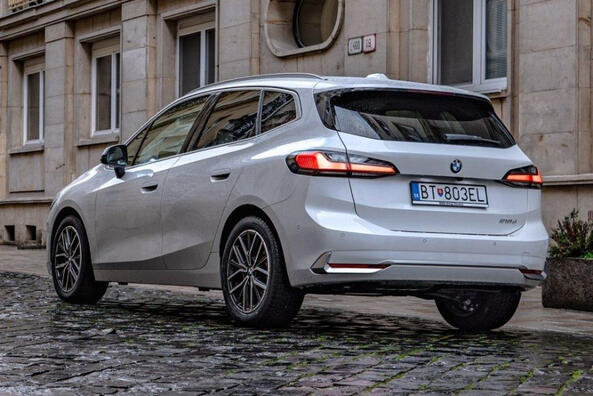 Review of the second generation of the BMW 2 Series Active Tourer compact van Photo 4