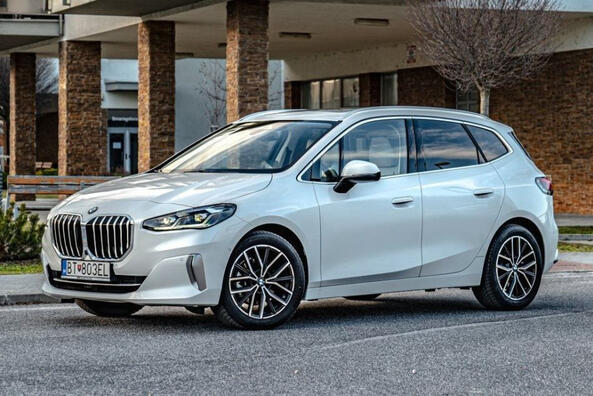 Review of the second generation of the BMW 2 Series Active Tourer compact van Photo 1